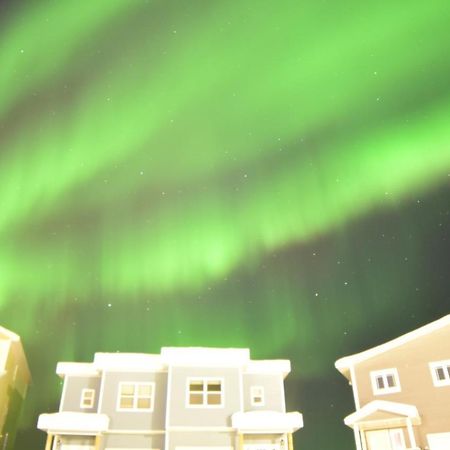 Aurora Deluxe Guest House Yellowknife Exterior foto